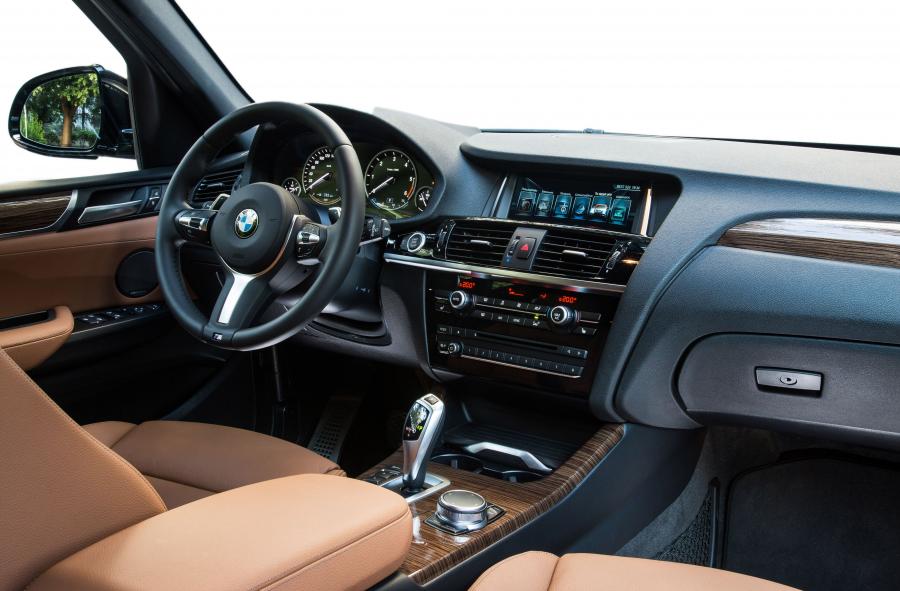 Интерьер BMW X3 xDrive20d M Sport Limited Edition 2017 года  (фото 11 из 33)